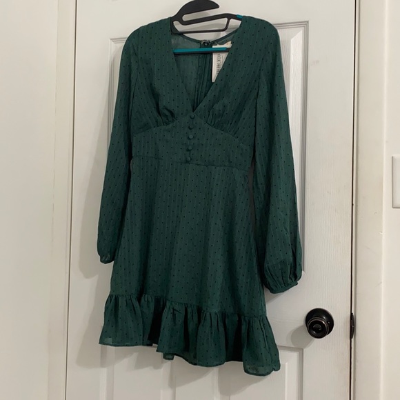 Green dress - Picture 1 of 6